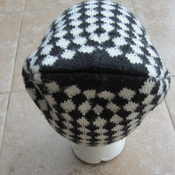 Checkerboard Beanie Hat Unisex - Picture 4 of 4